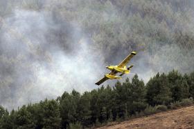 QUASE 90 BOMBEIROS COMBATEM FOGO EM GONDOMAR