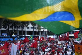 BRASIL: MILHARES DE MANIFESTANTES MEDIRAM A FORÇA DA DESTITUIÇÃO DE DILMA NAS RUAS
