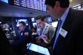 WALL STREET ENCERRA A PERDER COM DOW JONES A CAIR PELO SÉTIMO DIA CONSECUTIVO
