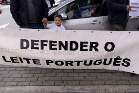 SETOR LEITEIRO EM MARCHA LENTA NO DIA 23 PELA “REGULAÇÃO PÚBLICA DA PRODUÇÃO” NA UE