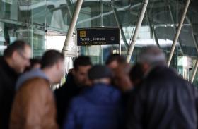 TAXISTAS QUEREM QUE GOVERNO APREENDA CARROS QUE PRESTAM SERVIÇO PARA A UBER