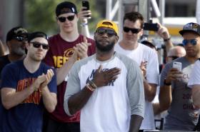 CLEVELAND CAVALIERS, CAMPEÕES DA NBA, CONFIRMAM RENOVAÇÃO COM LEBRON JAMES