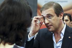 PEDRO PASSOS COELHO SUGERE AO GOVERNO QUE CORRIJA TRAJETÓRIA SEGUIDA