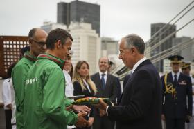 RIO2016: JOÃO RODRIGUES RECEBE BANDEIRA DAS MÃOS DE MARCELO E DESTACA SIMBOLISMO