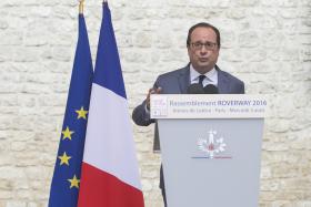 FRANÇOIS HOLLANDE ADMITE RECANDIDATAR-SE SE TIVER HIPÓTESES DE GANHAR ELEIÇÕES