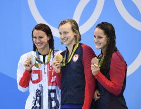 RIO2016: NORTE-AMERICANA KATIE LEDECKY CONQUISTA OURO NOS 400 LIVRES E NOVO RECORDE DO MUNDO