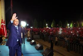 TURQUIA ANULA LICENÇAS DE ENSINO DE MAIS DE 27.000 PROFESSORES