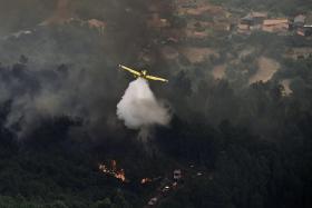 FOGO DE SÃO PEDRO DO SUL JÁ É COMBATIDO POR CINCO MEIOS AÉREOS – ANPC