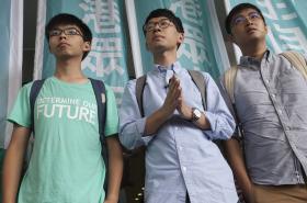LÍDER ESTUDANTIL CONDENADO A TRABALHO COMUNITÁRIO POR PROTESTOS EM HONG KONG EM 2014