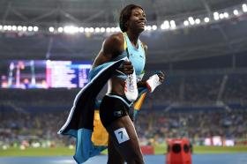 RIO2016: SHAUNAE MILLER ‘MERGULHA’ PARA O OURO NOS 400 METROS