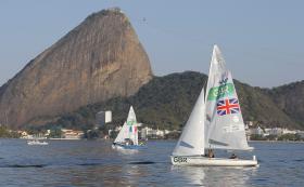 RIO2016: VELEJADORAS BRITÂNICAS HANNAH MILLS E SASKIA CLARK SAGRAM-SE CAMPEÃS EM 470