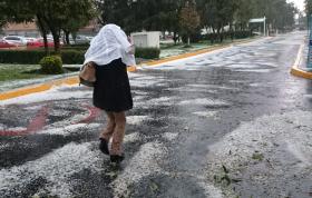 TEMPESTADE LESTER TRANSFORMA-SE EM FURACÃO NO PACÍFICO