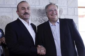 MNE DA GRÉCIA E DA TURQUIA UNEM APELO À REUNIFICAÇÃO DO CHIPRE