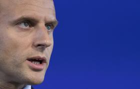 EMMANUEL MACRON DEVERÁ CANDIDATAR-SE ÀS ELEIÇÕES PRESIDENCIAIS EM FRANÇA