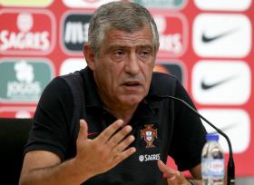 FERNANDO SANTOS GARANTE QUE O FECHO DO MERCADO “NÃO AFETA” OS JOGADORES DA SELEÇÃO