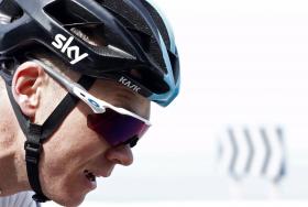CHRIS FROOME GANHA ETAPA EM PENA CABARGA E REDUZ ATRASO NA VOLTA A ESPANHA EM BICICLETA
