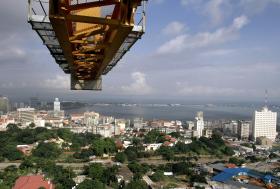 ANGOLA APROVA REVISÃO DE ORÇAMENTO QUE TIRA 2.000 MEURO À DEFESA PARA AUMENTAR À POLÍCIA