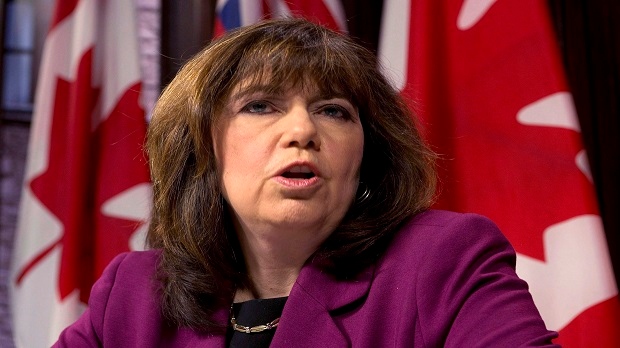 O Auditor Geral do Ontário, Bonnie Lysyk, fala durante uma conferência de imprensa em 2014. (The Canadian Press / Frank Gunn)