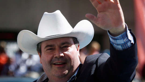 O deputado conservador Jason Kenney (Alberta) durante o desfile do Calgary Stampede, em Calgary - 8 de julho de 2016. The Canadian Press / Jeff McIntosh