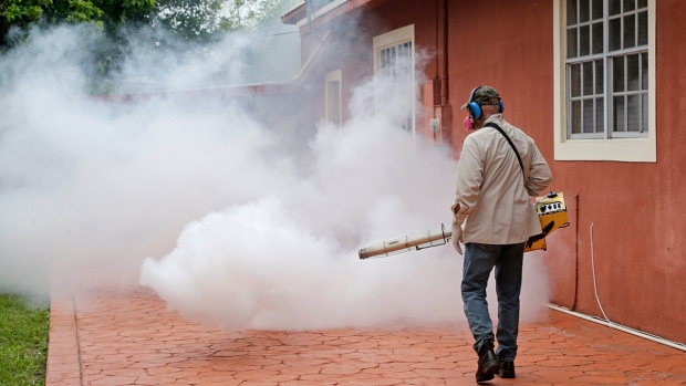 CANADIANOS INSTADOS A TOMAR PRECAUÇÕES DEPOIS DE VÍRUS ZIKA DESCOBERTO EM MIAMI