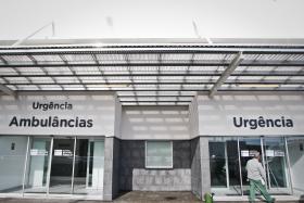 FUGA DE OXIGÉNIO NEM RESERVATÓRIO DO HOSPITAL DE OLIVEIRA DE AZEMÉIS OBRIGA A CORTE DO TRÂNSITO