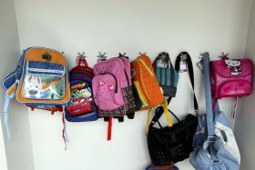 CÂMARA DE COIMBRA DÁ MANUAIS, CADERNOS E MOCHILAS AOS ALUNOS DO PRIMEIRO CICLO