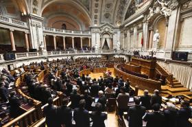 DEPUTADOS DO PS INSURGEM-SE CONTRA RELATÓRIO INTERNO SOBRE PRODUTIVIDADE PARLAMENTAR