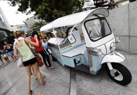 POLÍCIA MUNICIPAL DE LISBOA LEVANTOU 600 AUTOS DE NOTÍCIA AOS ‘TUK-TUK’ EM NOVE MESES