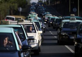 FEDERAÇÃO DE TÁXIS ACUSA GOVERNO DE FALTAR À “PALAVRA DADA”