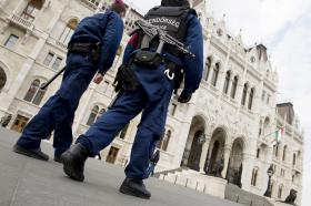 BRUXELAS/ATENTADOS: POLÍCIA CONTINUA À PROCURA DO ALEGADO “CÉREBRO”, OUSSAMA ATAR