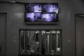 CENTENAS DE PRESOS AMOTINAM-SE E FOGEM DE PENITENCIÁRIA NO BRASIL