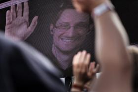 EDWARD SNOWDEN PEDE A BARACK OBAMA QUE LHE CONCEDA O PERDÃO