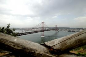 RESTABELECIDA CIRCULAÇÃO DE TRÂNSITO NO SENTIDO NORTE-SUL NA PONTE 25 DE ABRIL