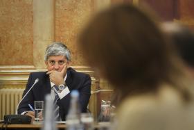 FINANÇAS QUEREM ALTERAR REGIME DE TRIBUTAÇÃO CONJUNTA NO IRS