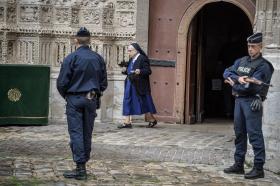 ENCONTRADO CARRO COM GARRAFAS DE GÁS PERTO DA CATEDRAL NOTRE DAME – POLÍCIA