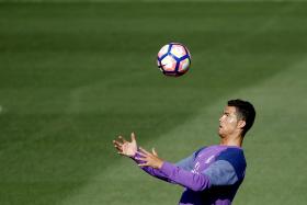 CRISTIANO RONALDO VOLTA AO TRABALHO DE GRUPO NO REAL MADRID