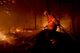 INCÊNDIO OBRIGA A EVACUAÇÃO DE ALDEIA DE FONTE FRIA, EM LEIRIA