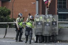 VENEZUELA LIBERTOU CERCA DE 30 PESSOAS QUE RODEARAM PRESIDENTE EM PROTESTO