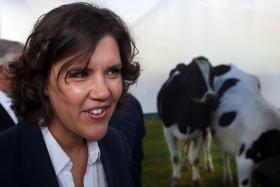 ASSUNÇÃO CRISTAS DIZ-SE “PREOCUPADA” COM FALTA DE INVESTIMENTO E AUMENTO DA DÍVIDA