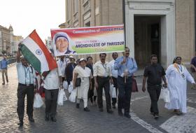PAPA FRANCISCO PROCLAMA SANTA MADRE TERESA DE CALCUTÁ