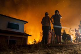 INCÊNDIOS: ALDEIA DE BOTICAS EVACUADA DEVIDO AO FOGO