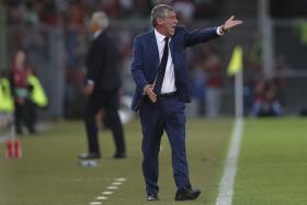 FERNANDO SANTOS DIVULGA CONVOCADOS NA PRÓXIMA QUINTA-FEIRA