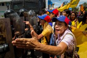 OPOSIÇÃO VENEZUELANA CONFIRMA DIÁLOGO COM GOVERNO MAS INSISTE NO REFERENDO
