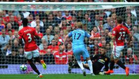 GUARDIOLA BATE MOURINHO NO DÉRBI DE MANCHESTER