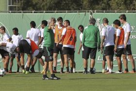 JESUS CHAMA TODOS OS JOGADORES DISPONÍVEIS PARA JOGO COM O REAL MADRID