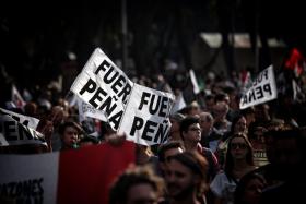 MILHARES DE MEXICANOS PEDEM DEMISSÃO DO PRESIDENTE ENRIQUE PEÑA NIETO