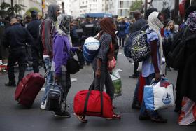 MAIS DE 300.000 MIGRANTES ATRAVESSARAM O MEDITERRÂNEO EM 2016