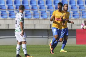ESTORIL-PRAIA VENCE MOREIRENSE, COM ‘BIS’ DE MATHEUS ÍNDIO