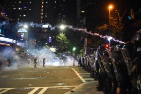 SEGUNDA NOITE DE DISTÚRBIOS EM CHARLOTTE (EUA) APÓS MORTE DE AFRO-AMERICANO