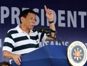 PRESIDENTE FILIPINO COMPARA-SE A HITLER E DIZ QUERER MATAR TRÊS MILHÕES DE TOXICODEPENDENTES